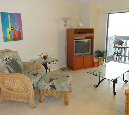 Bay Watch Two Bedroom Apartment, 6A